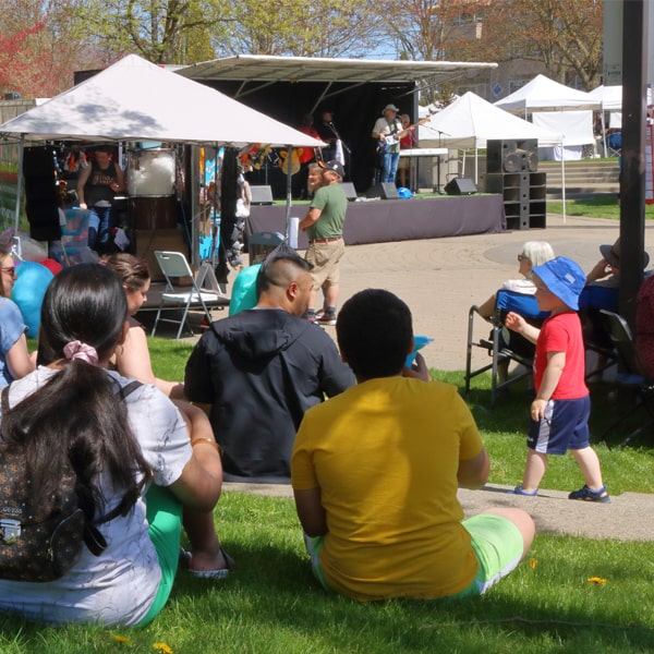 what is the difference between a standard event porta potty and a luxury event portable restroom